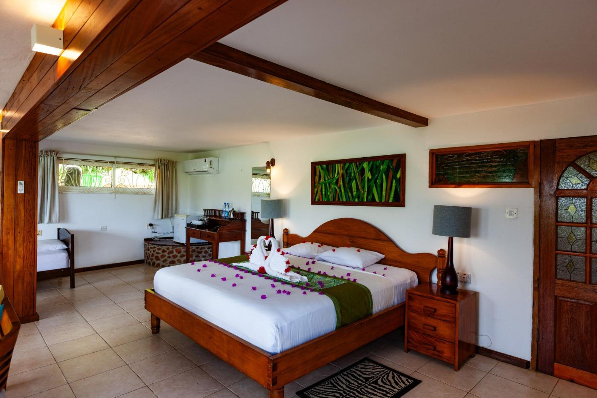 Chalets Cote Mer Baie Sainte Anne Exterior photo
