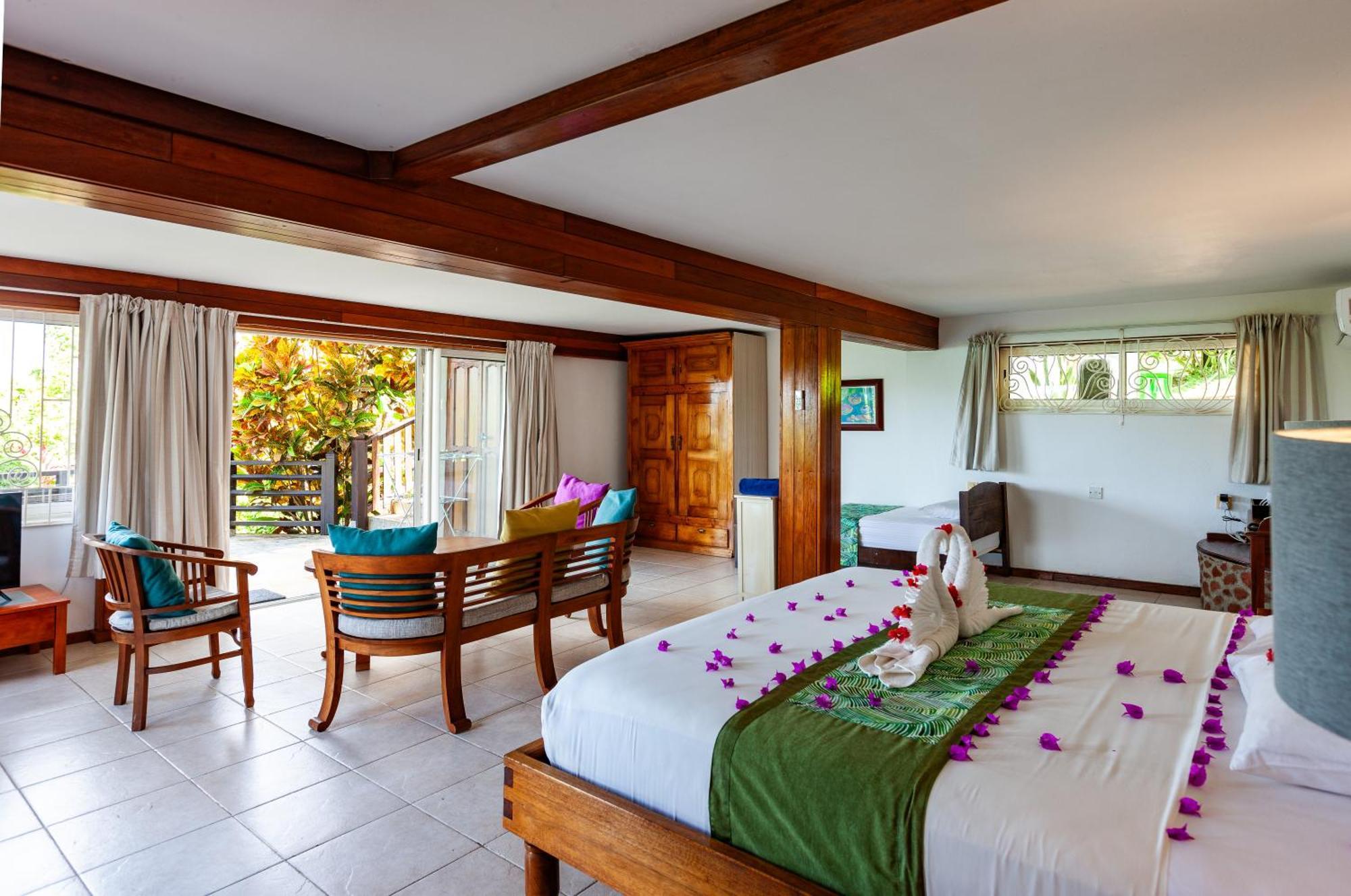 Chalets Cote Mer Baie Sainte Anne Exterior photo