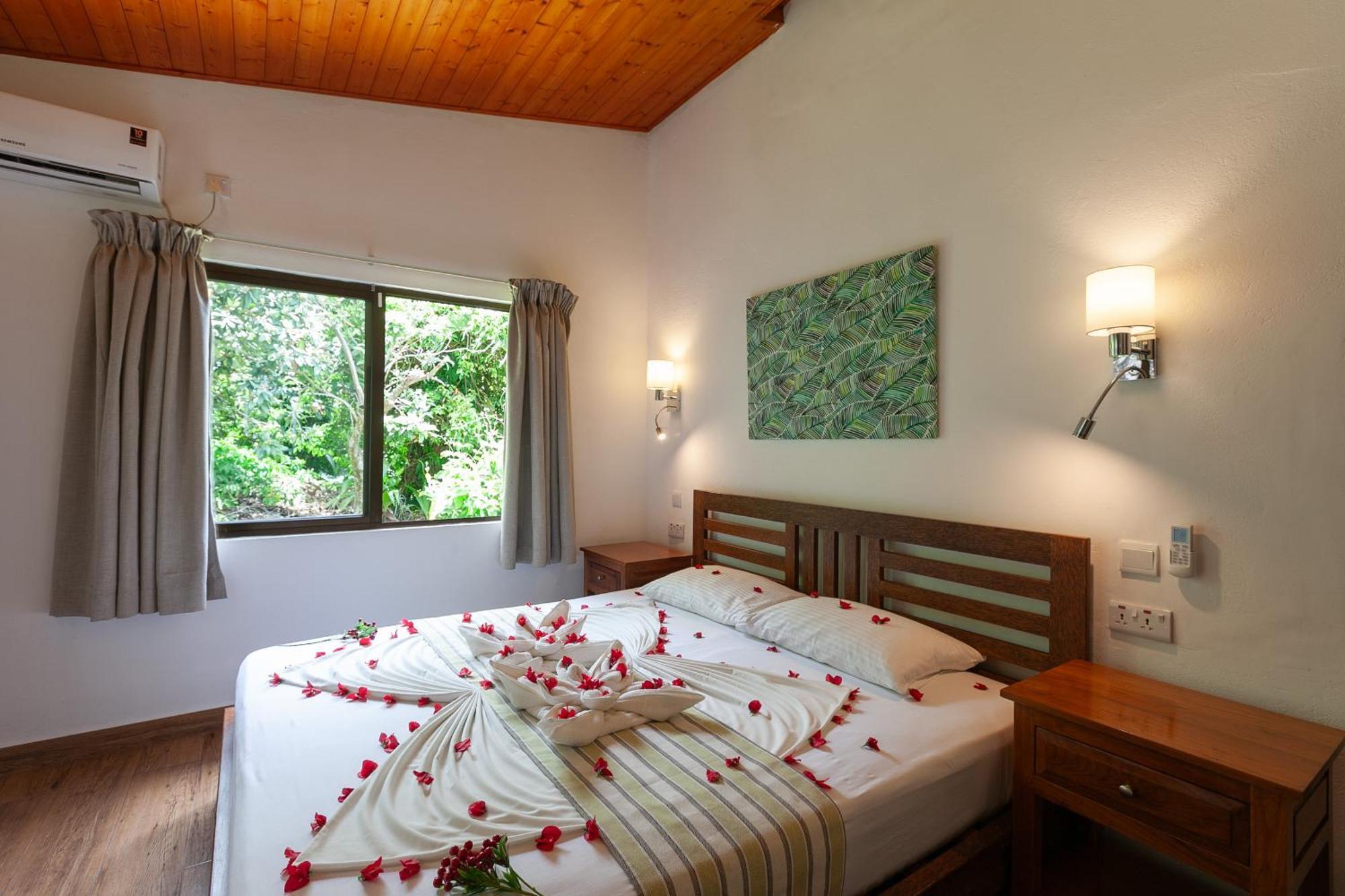 Chalets Cote Mer Baie Sainte Anne Exterior photo